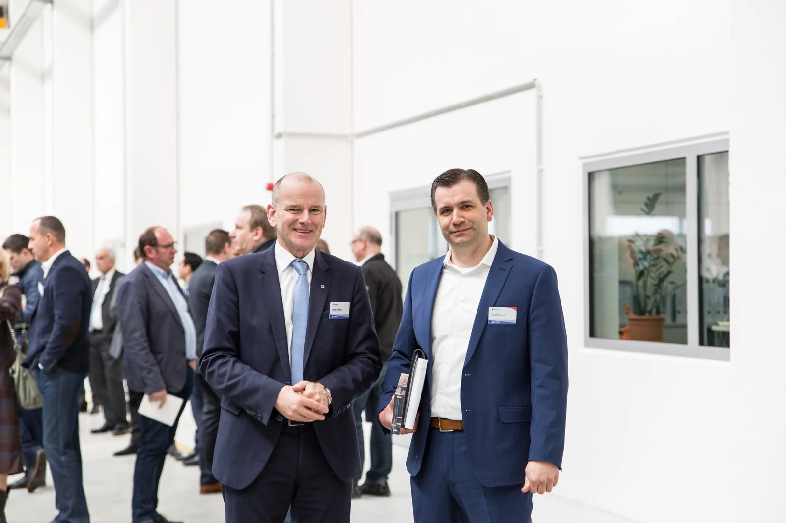 Andreas Lichtenauer and another participant at the Open House machine demonstrations in 2018